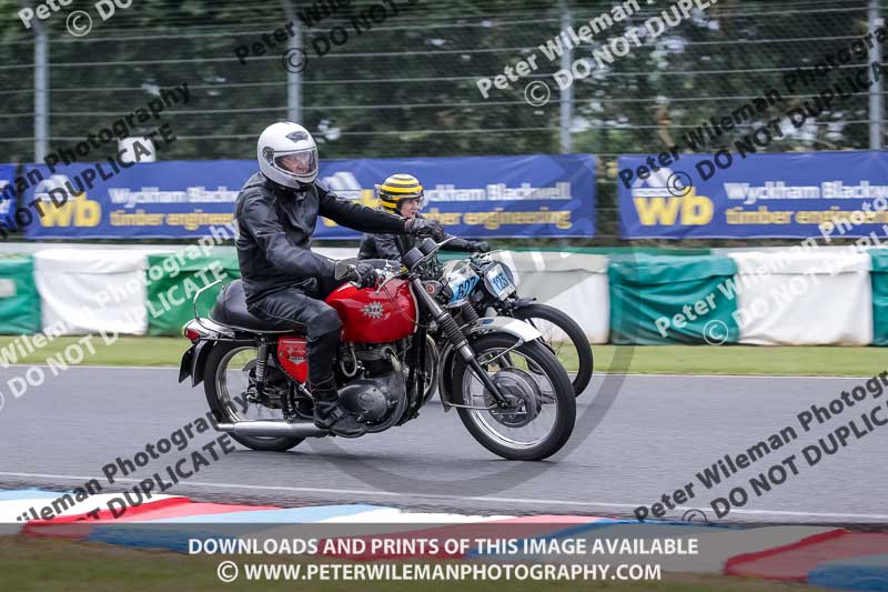 Vintage motorcycle club;eventdigitalimages;mallory park;mallory park trackday photographs;no limits trackdays;peter wileman photography;trackday digital images;trackday photos;vmcc festival 1000 bikes photographs
